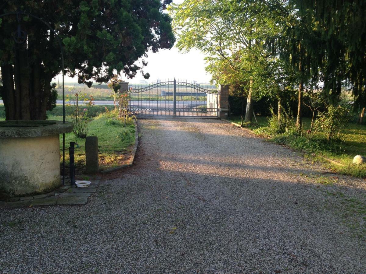 Borgo Tarapino Hotel Ferrara Buitenkant foto